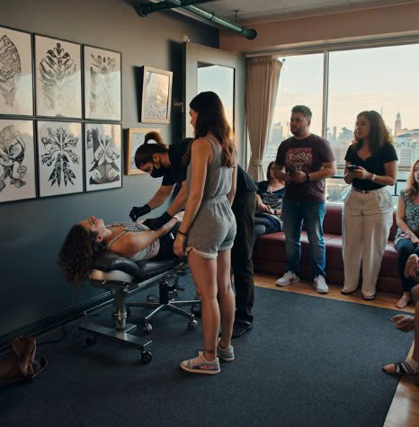 My Younger Brother Texted In The Family Group: “Don’t Come To My Engagement Party. You’re Going To Embarrass Me In Front Of My Girlfriend’s Family.” My Parents Even Spammed Heart Reactions. I Simply Replied: “Got It.” The Next Day, They Showed Up At My Door, Furious — And… MY YOUNGER BROTHER’S GIRLFRIEND SAID… – News