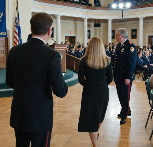 “Your Brother’s In-Laws Are Part Of The Elite — You’ll Embarrass Us. Don’t Ruin This,” My Dad Said, Forbidding Me From Attending My Brother’s Engagement Party To A Millionaire Heiress… Until The In-Laws Recognized Me In A Framed Photo And… SCREAMED MY NAME. – News