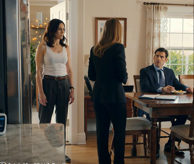 My Wealthy Sister Walked Into Court Like It Was Already Hers. Her Attorney Slid The Motion Forward: “All Of The Inheritance. Effective Immediately.” My Parents Nodded Like They’d Rehearsed It. The Judge Looked At Me: “Do You Object?” I Said Only, “I Want To Wait Until The Last Person Arrives.” The Door Opened. A Man In A Black Suit Stepped In, Held Up An Envelope, And Called My Name. The Judge Blinked, Reached For His Glasses, And Whispered “THAT… CAN’T BE…” – News