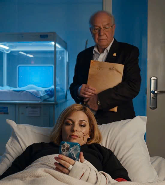 After my crash landed me in the ICU, my parents refused to hold my six-week-old baby—“your sister never has these emergencies”—so while she sailed the Caribbean, I hired care from my hospital bed and shut off the $4,500 a month I’d been sending for nine years ($486,000)… until Grandpa walked in with a thick folder. – News