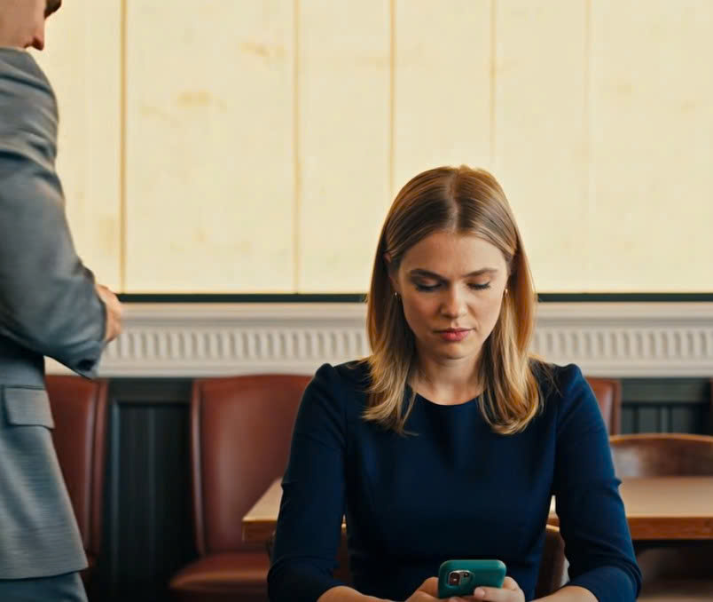 My Boyfriend Called Me “Ugly” In Front Of His Friends And Dumped Me At A Restaurant, Leaving Me To Pay For The Dinner. As He Walked Away, He Loudly Said, “A Girl Like You Should Be Grateful I Even Dated You.” I Smiled And Calmly Waited.. This Morning My Phone Blew Up With 13 Missed Calls… – News