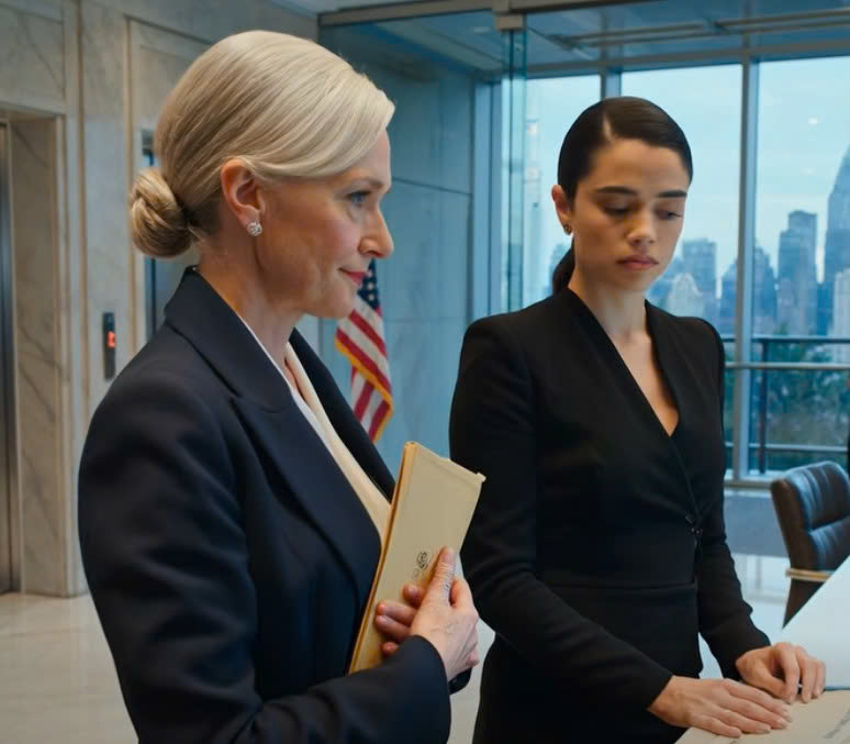 After selling my company for $23 million, I hosted a retirement party, and just before the toast I saw my daughter-in-law slip something into my champagne, so when no one was looking, I quietly switched glasses with her mother—and within minutes, she began to… – News